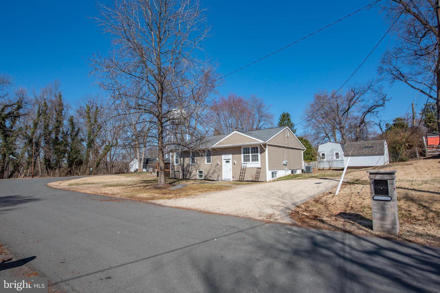 Blue Ridge Ave, Middleburg, VA 20117