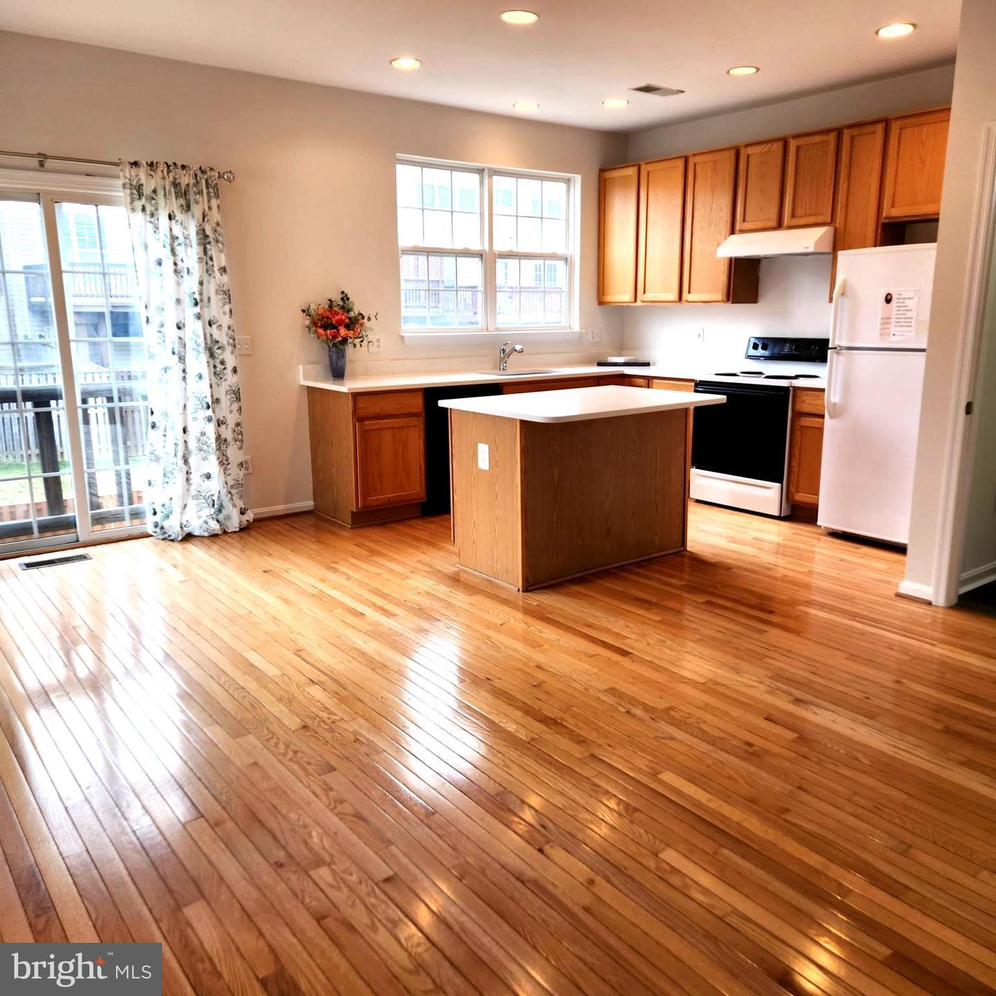 Torrence Pl, Woodbridge, VA 22193