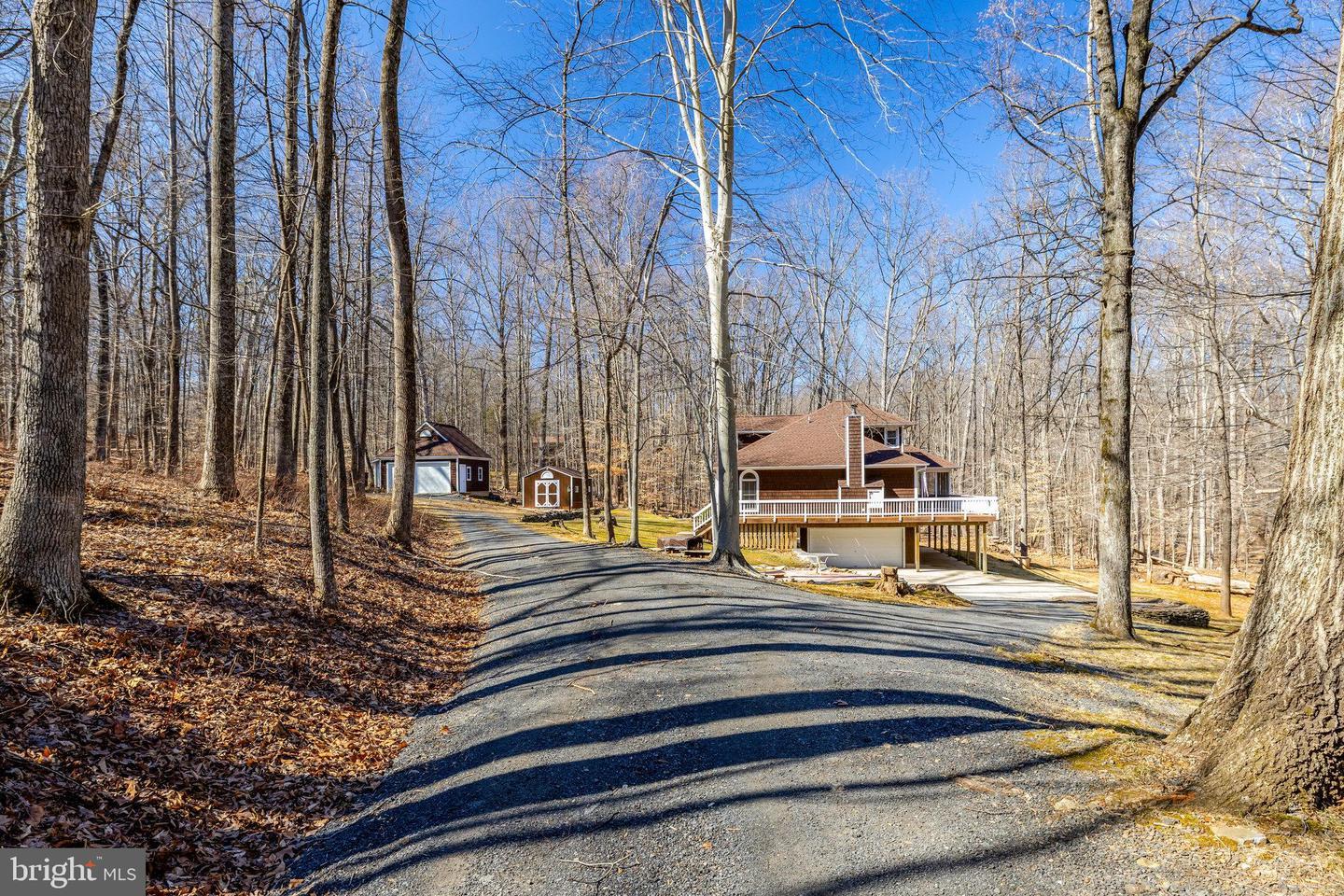 Babbling Brook Ct, Haymarket, VA 20169
