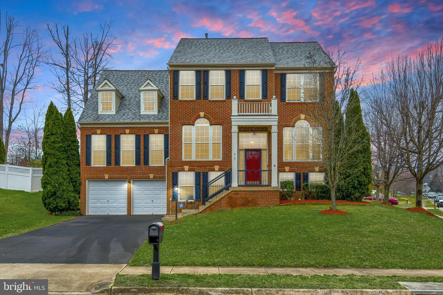 Two Chimneys Ct, Woodbridge, VA 22193