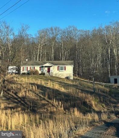 Oak Grove School Rd, Hedgesville, WV 25427