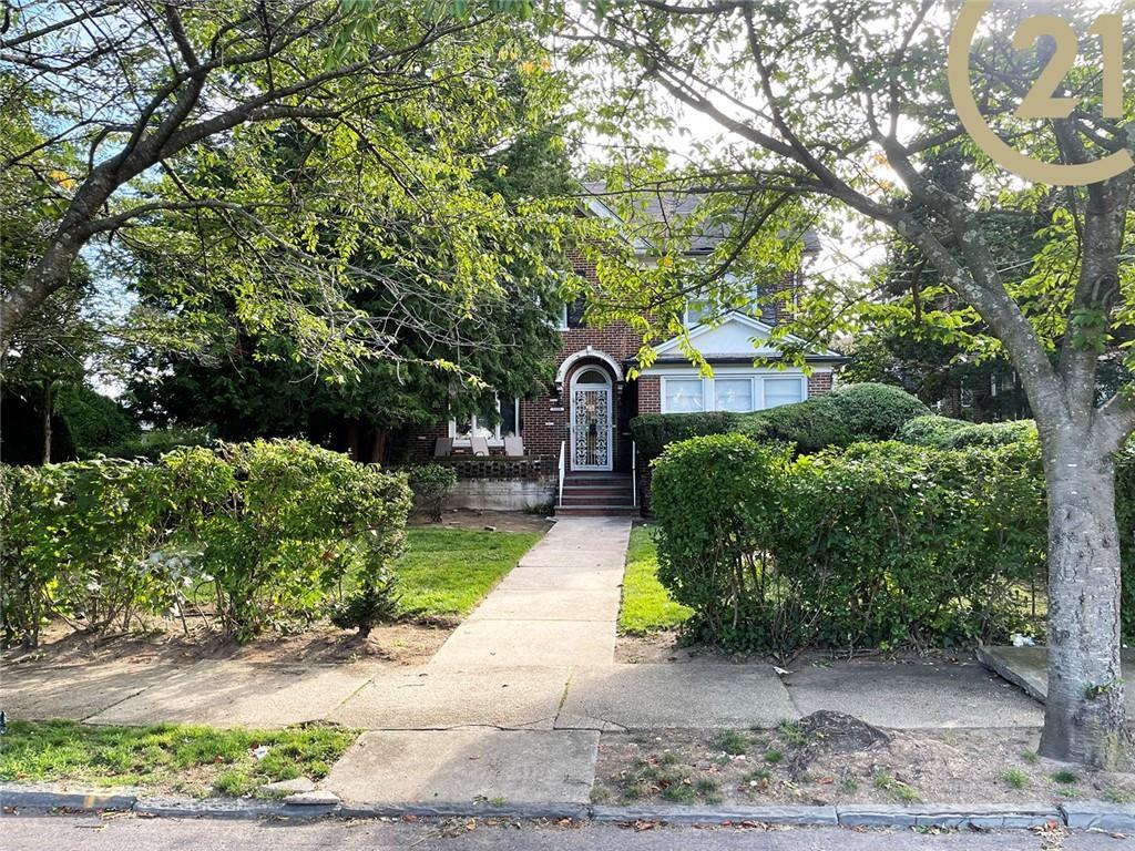 Bay 24th St, Far Rockaway, NY 11691