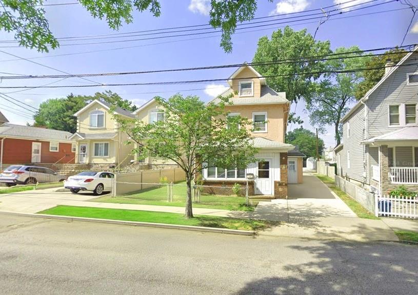 Walker St, Staten Island, NY 10302