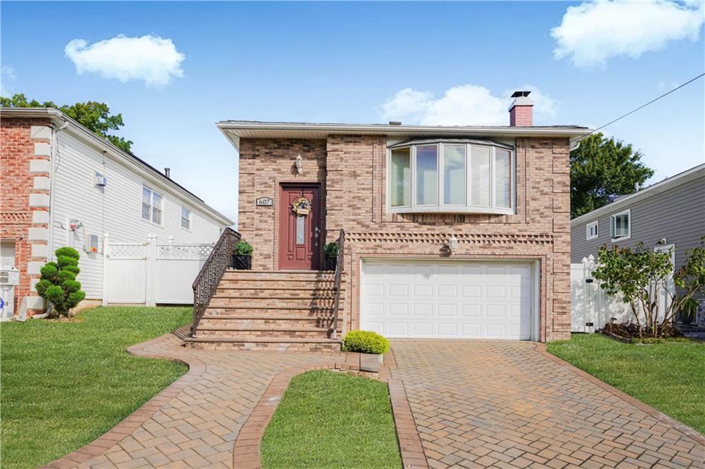 Ionia Ave, Staten Island, NY 10312