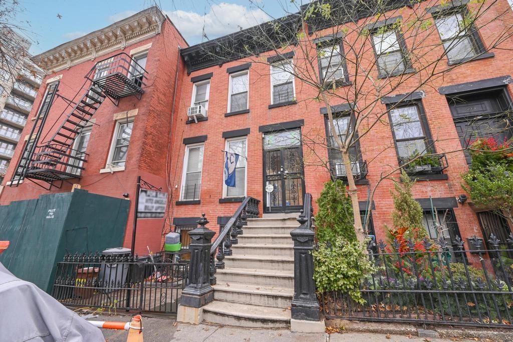 13th St, Brooklyn, NY 11215