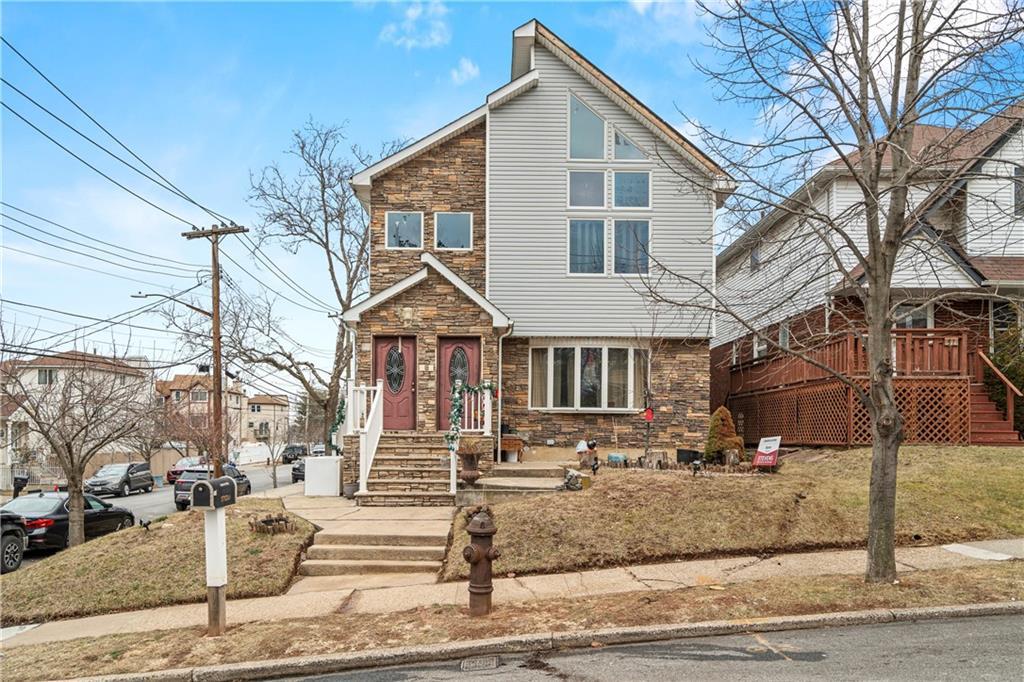 Rockwell Ave, Staten Island, NY 10305