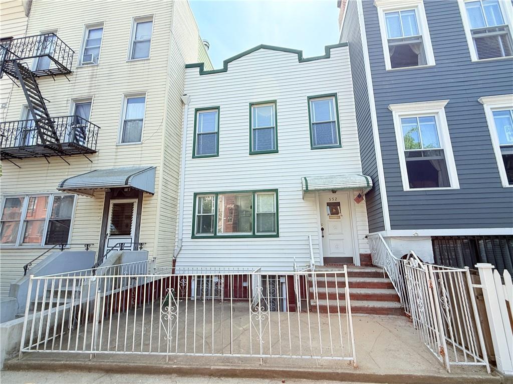 17th St, Brooklyn, NY 11215