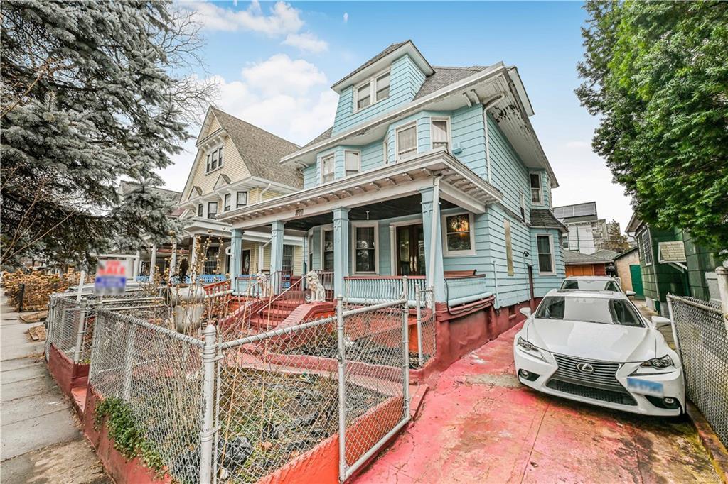 E 24th St, Brooklyn, NY 11210