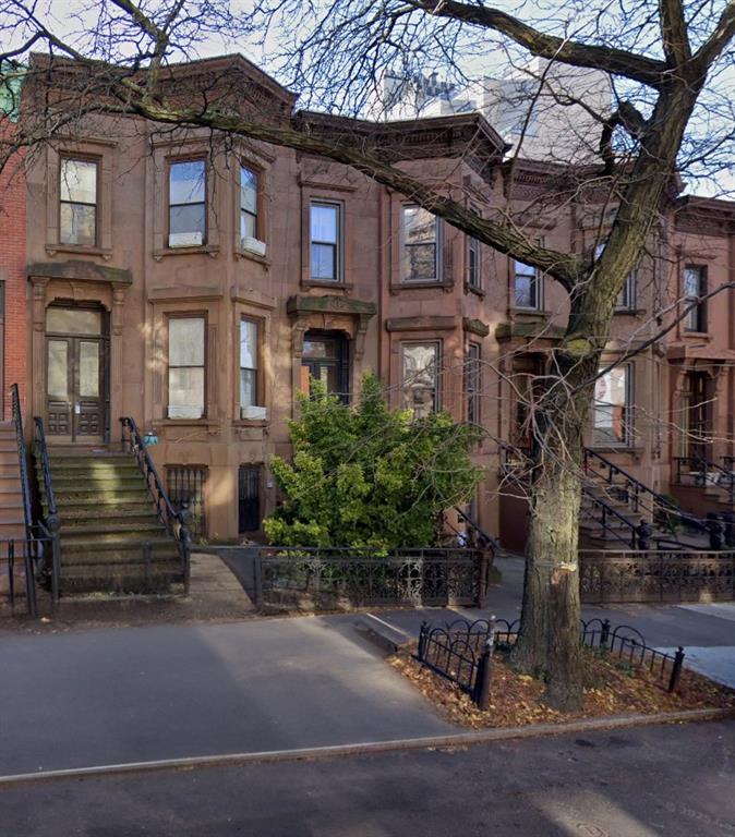 17th St, Brooklyn, NY 11215