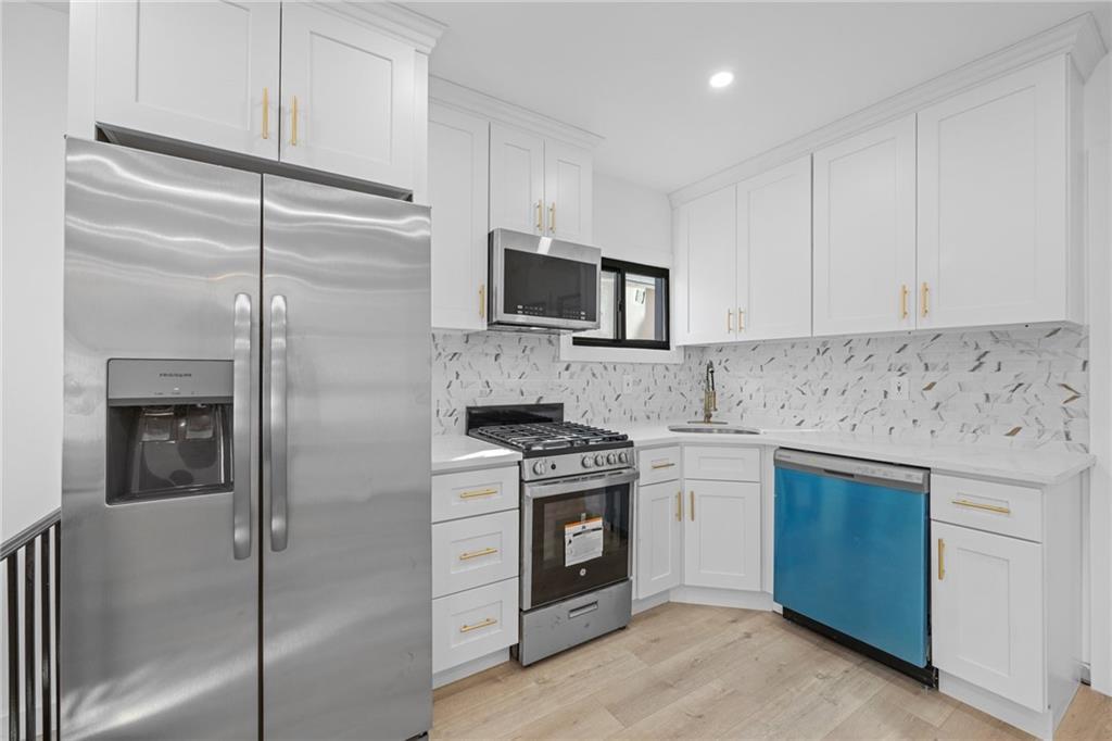 Hitchings Ave, Brooklyn, NY 11235
