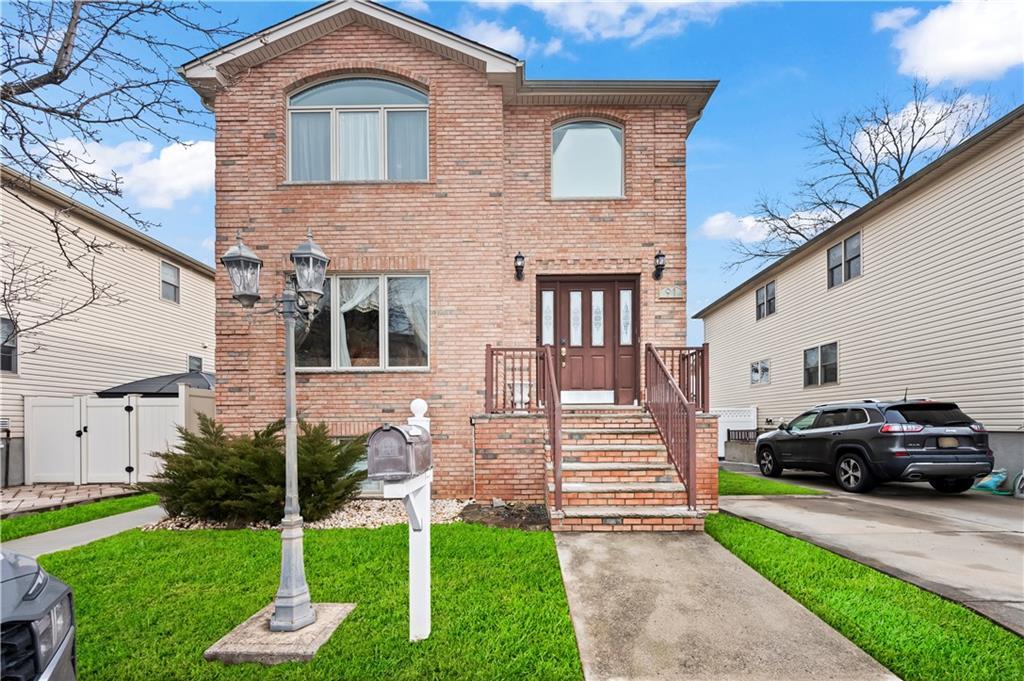 Sprague Ave, Staten Island, NY 10307