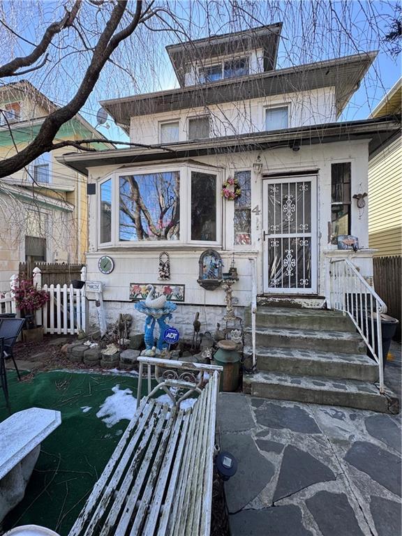 Vreeland St, Staten Island, NY 10302