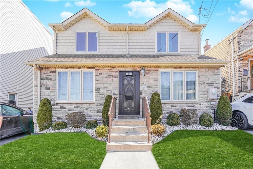 John St, Staten Island, NY 10302
