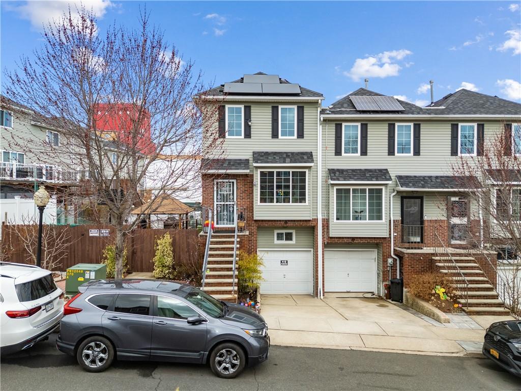 Burgundy Loop, Staten Island, NY 10304