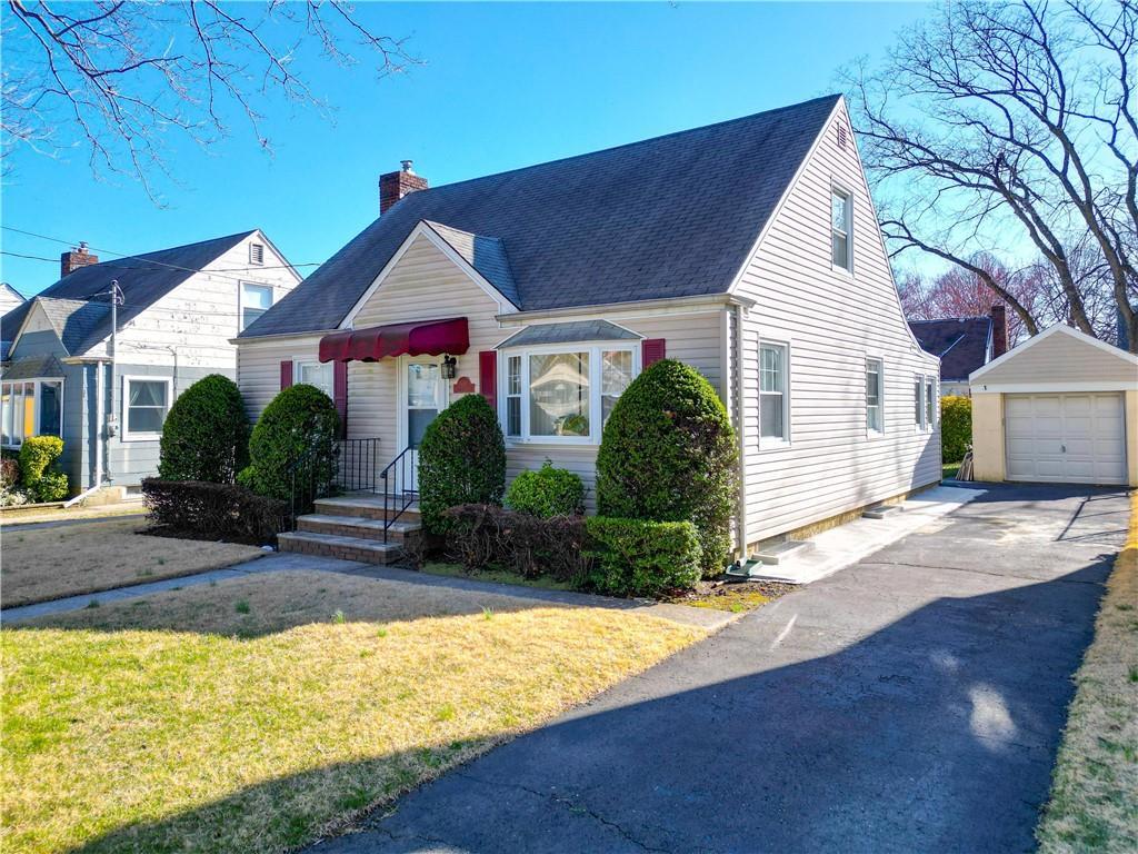Sterling Ave, Staten Island, NY 10306