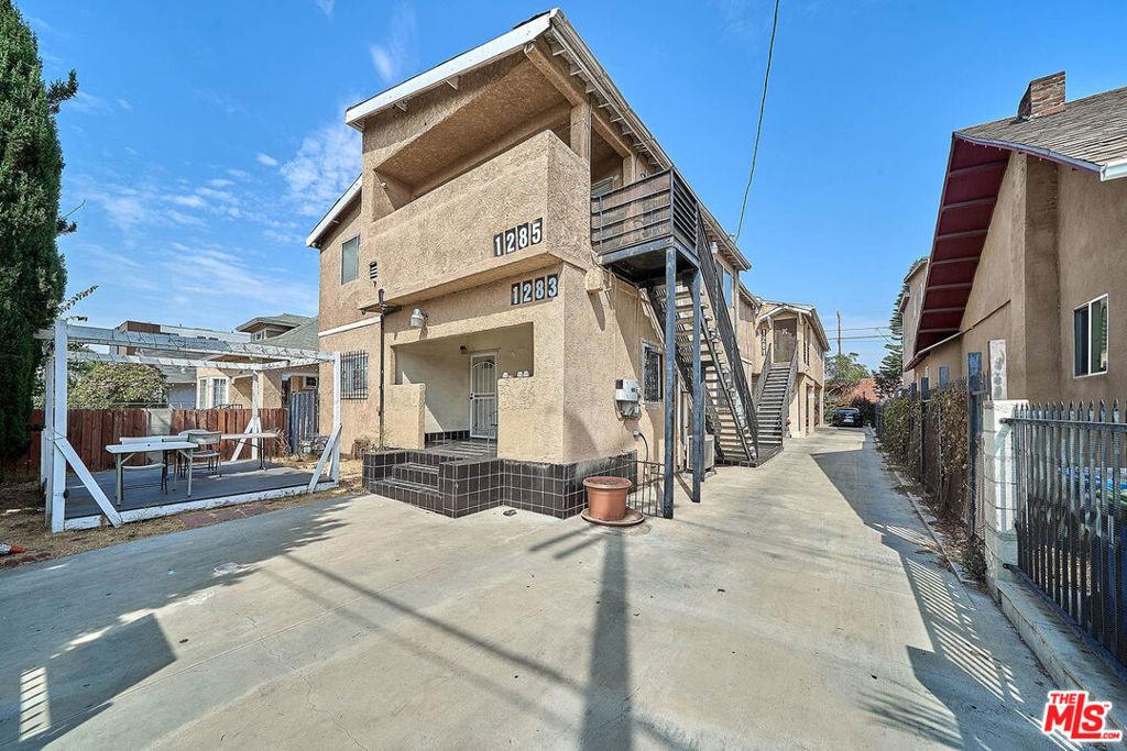 W 35th St, Los Angeles, CA 90007
