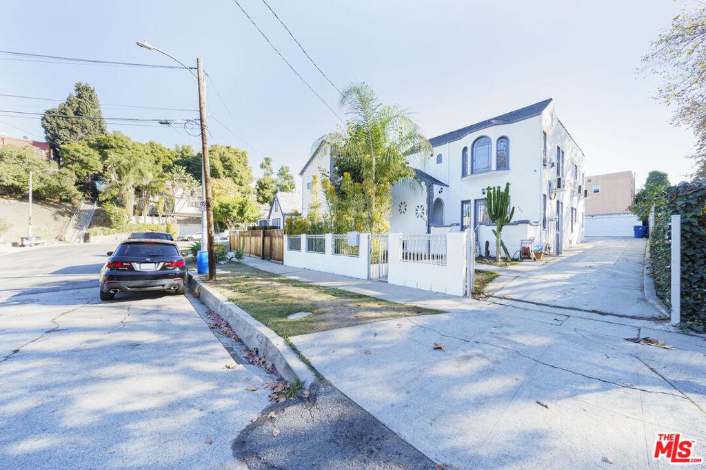 N Reno St, Los Angeles, CA 90026