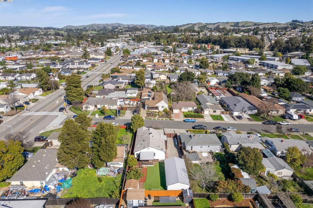 Queen St, Castro Valley, CA 94546