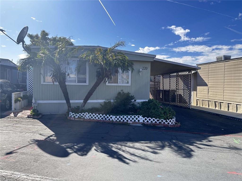 Vienna Dr, Santa Ana, CA 92703