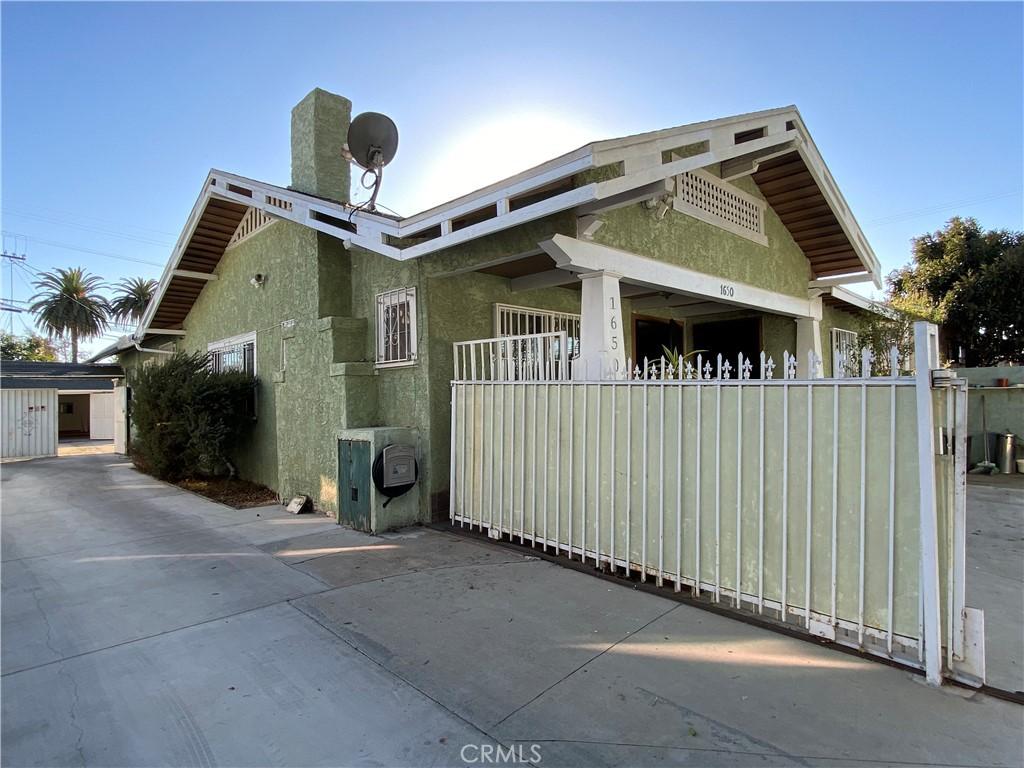 W 39th Pl, Los Angeles, CA 90062
