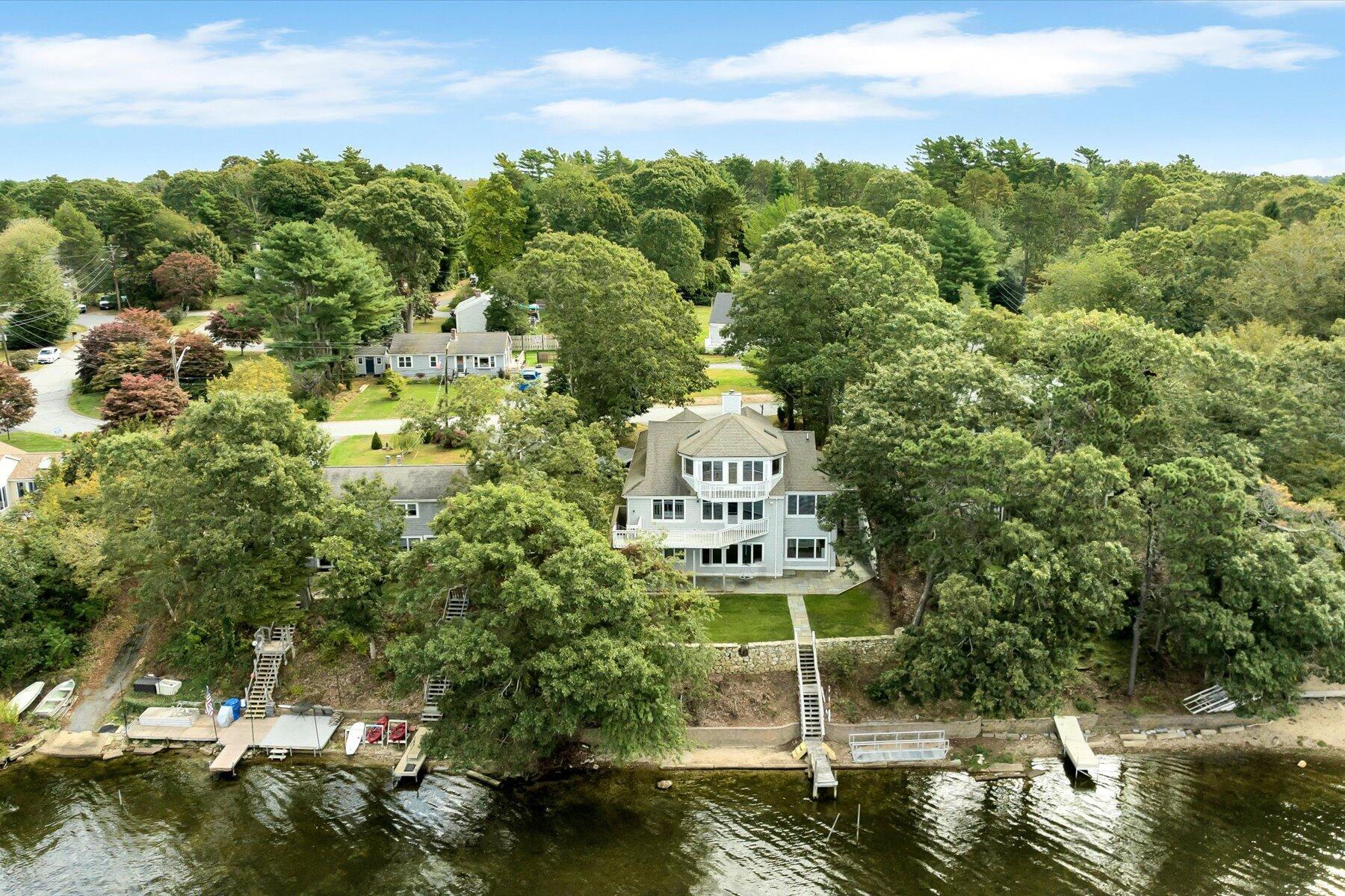 Lakewood Dr, Mashpee, MA 02649