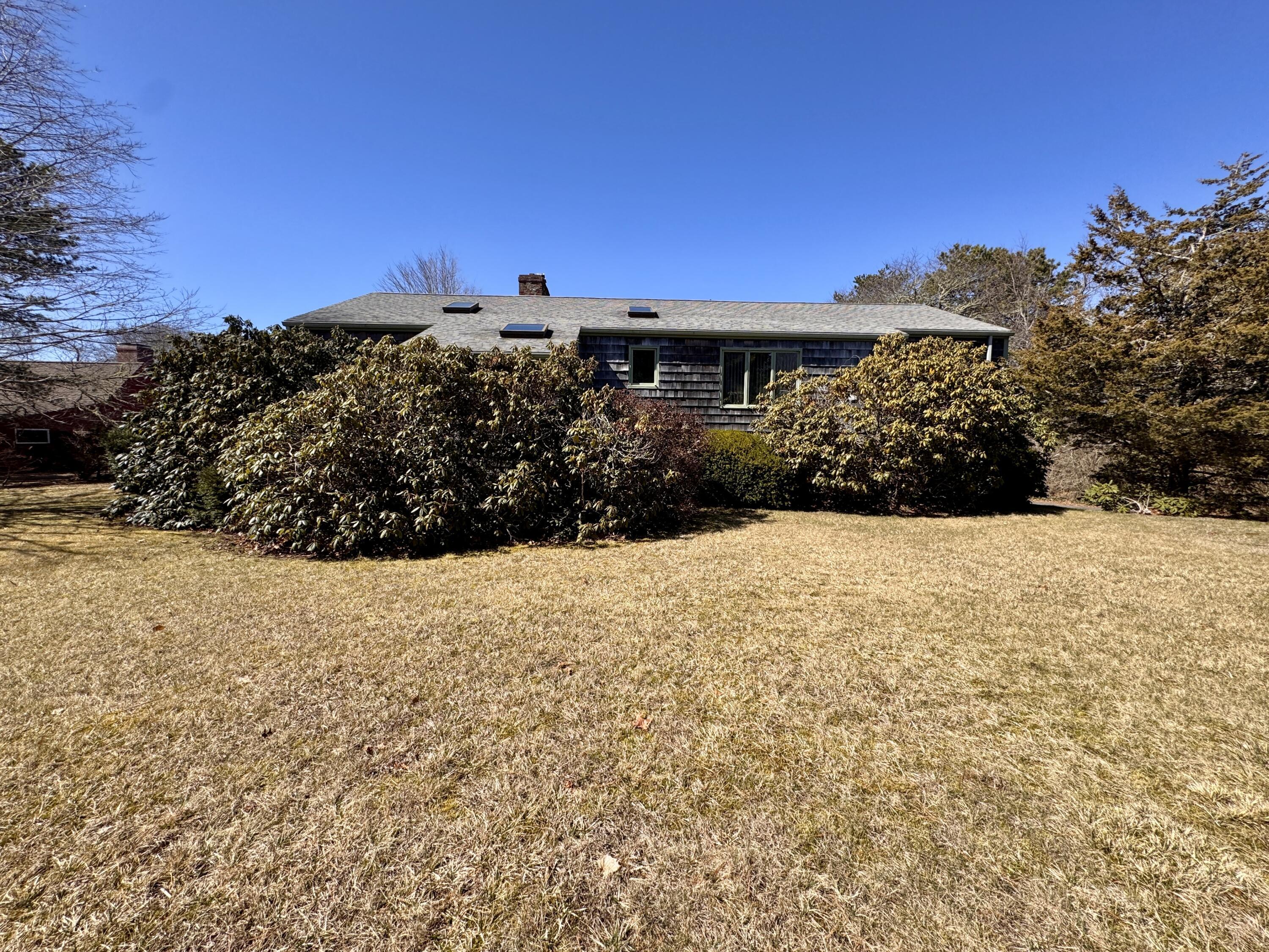Oxford Dr, Cotuit, MA 02635
