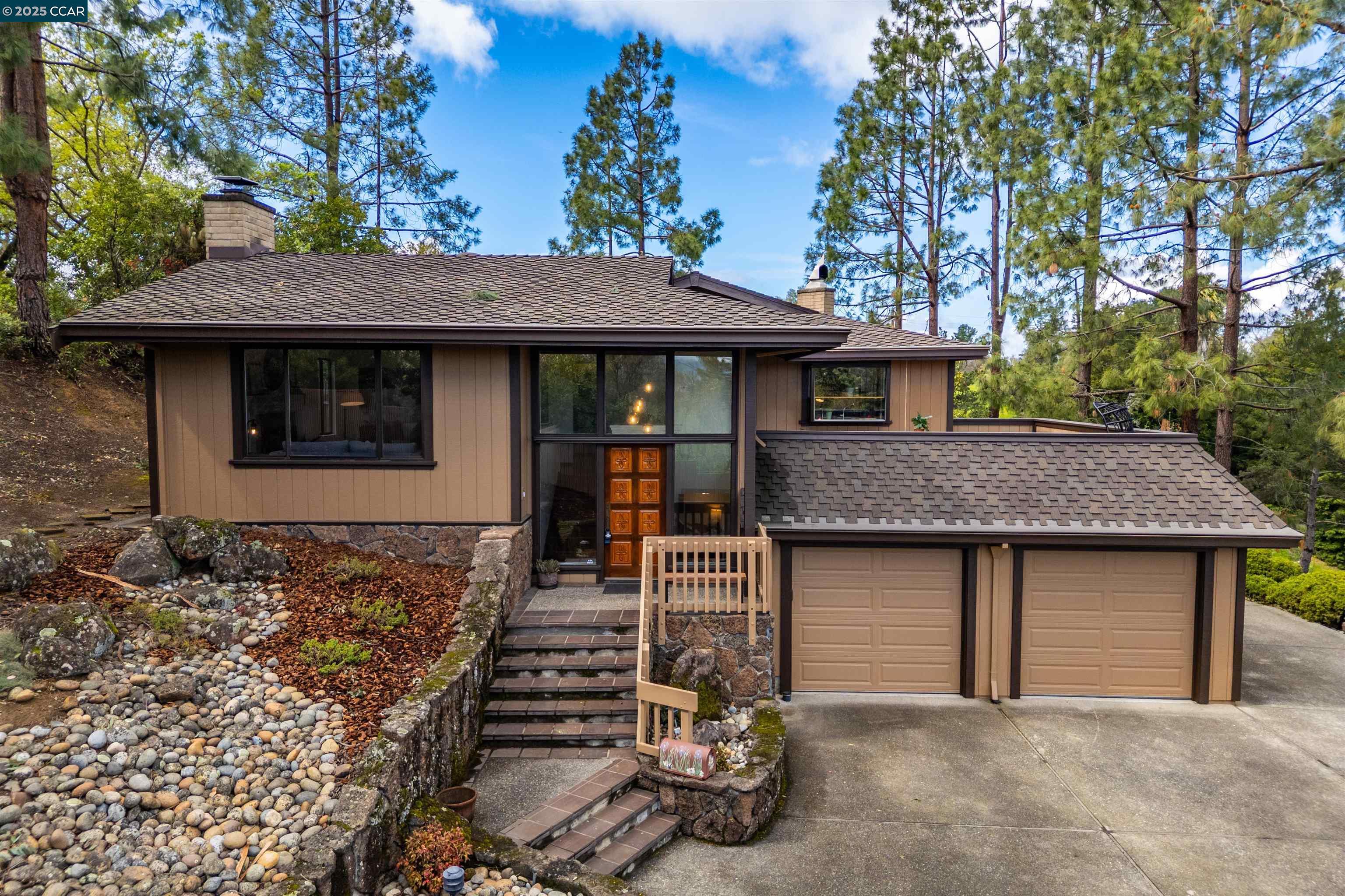 Ridge Dr, Concord, CA 94518