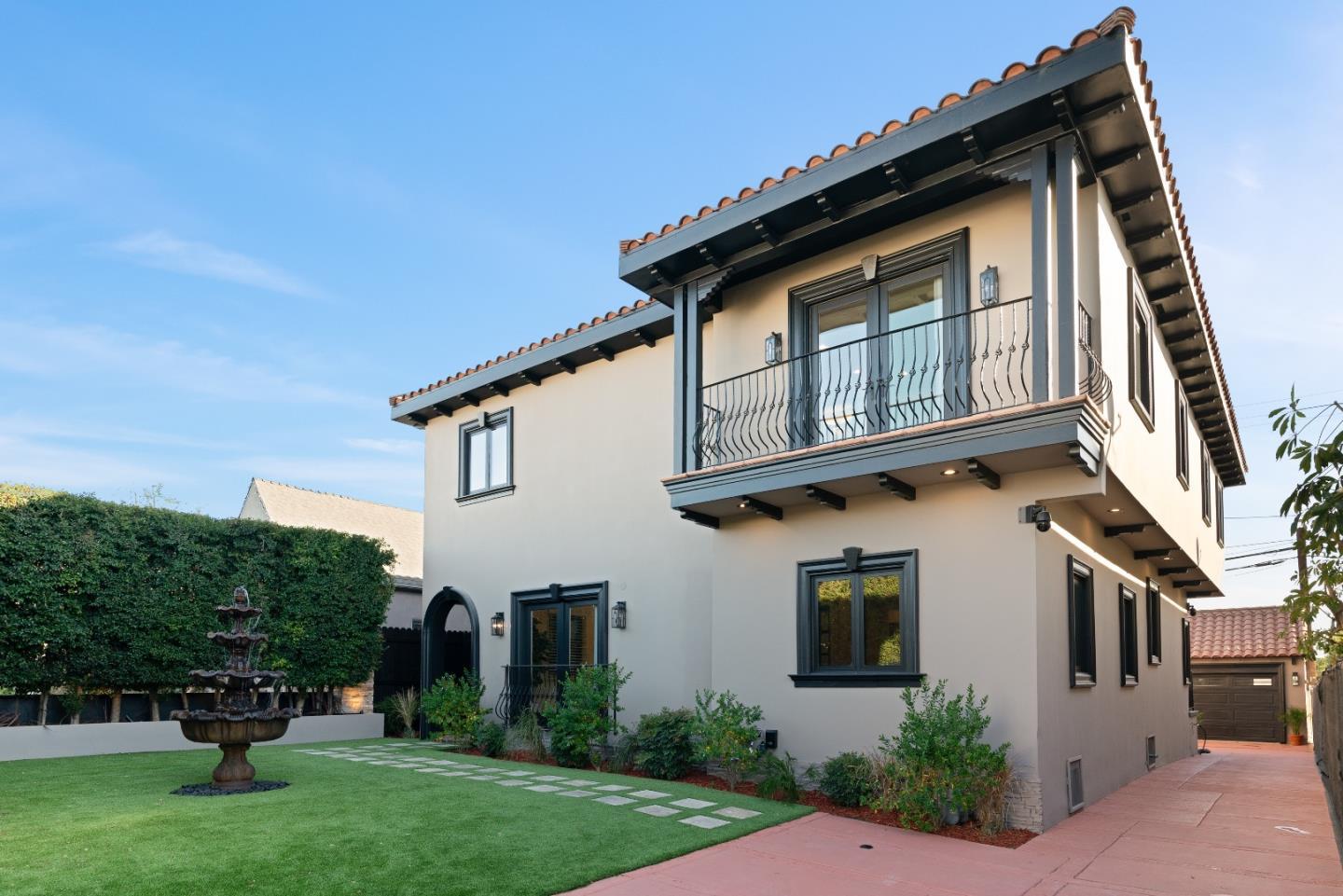 Edgewood Pl, Los Angeles, CA 90019