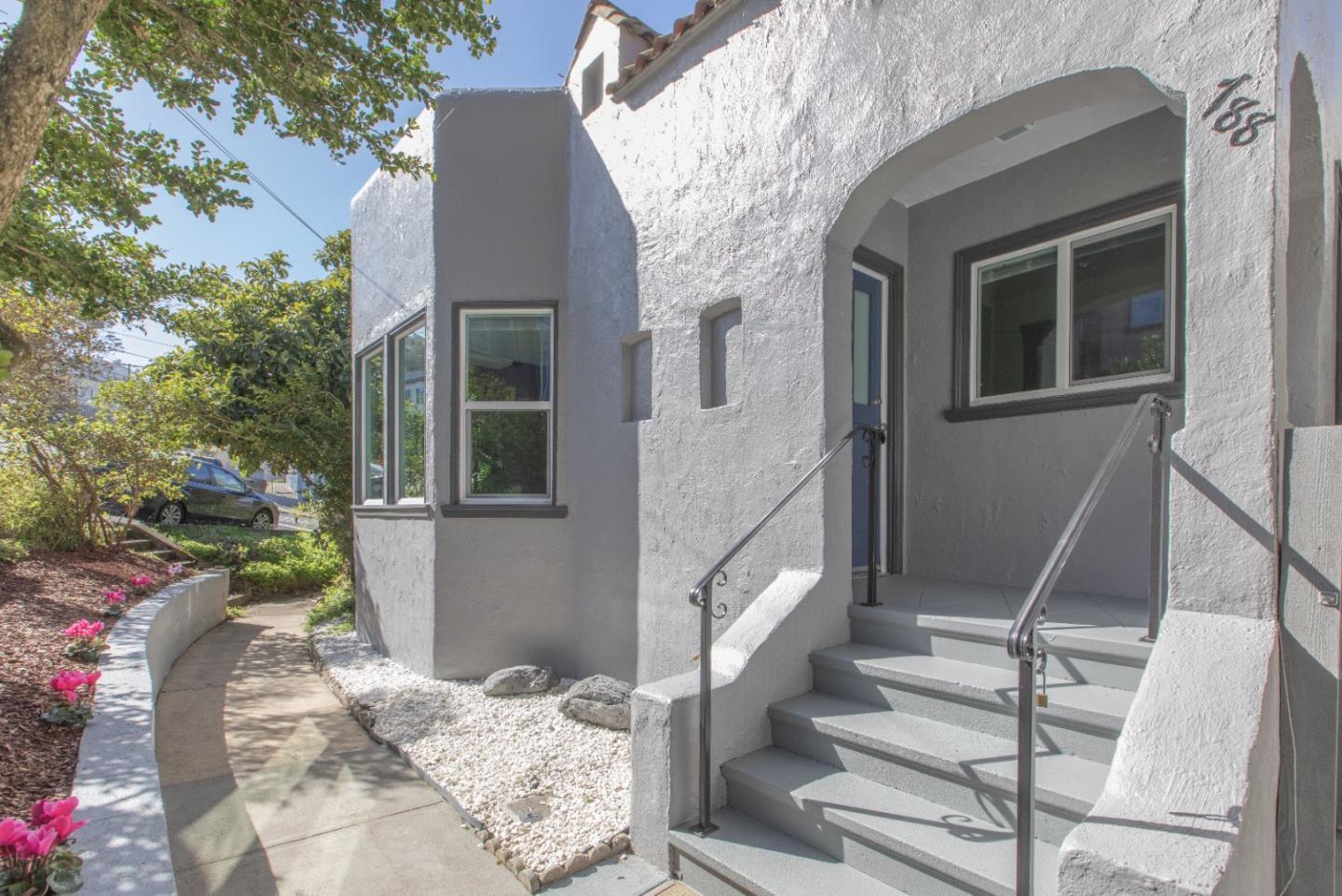 Templeton Ave, Daly City, CA 94014