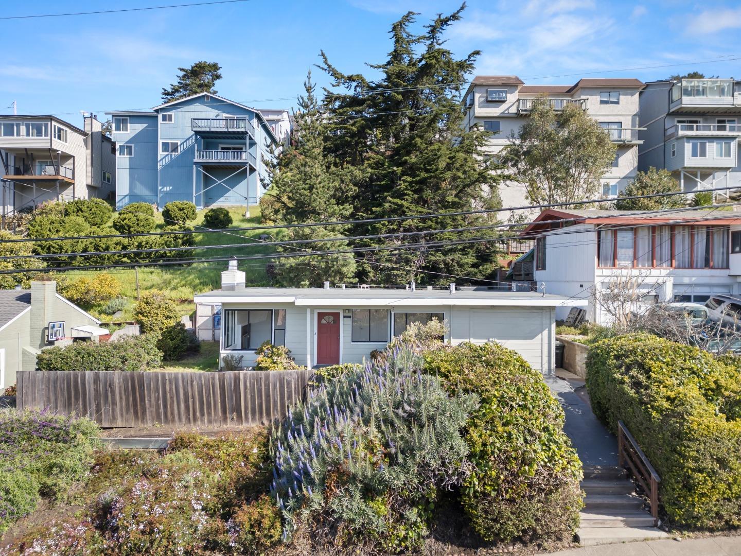 Monterey Rd, Pacifica, CA 94044