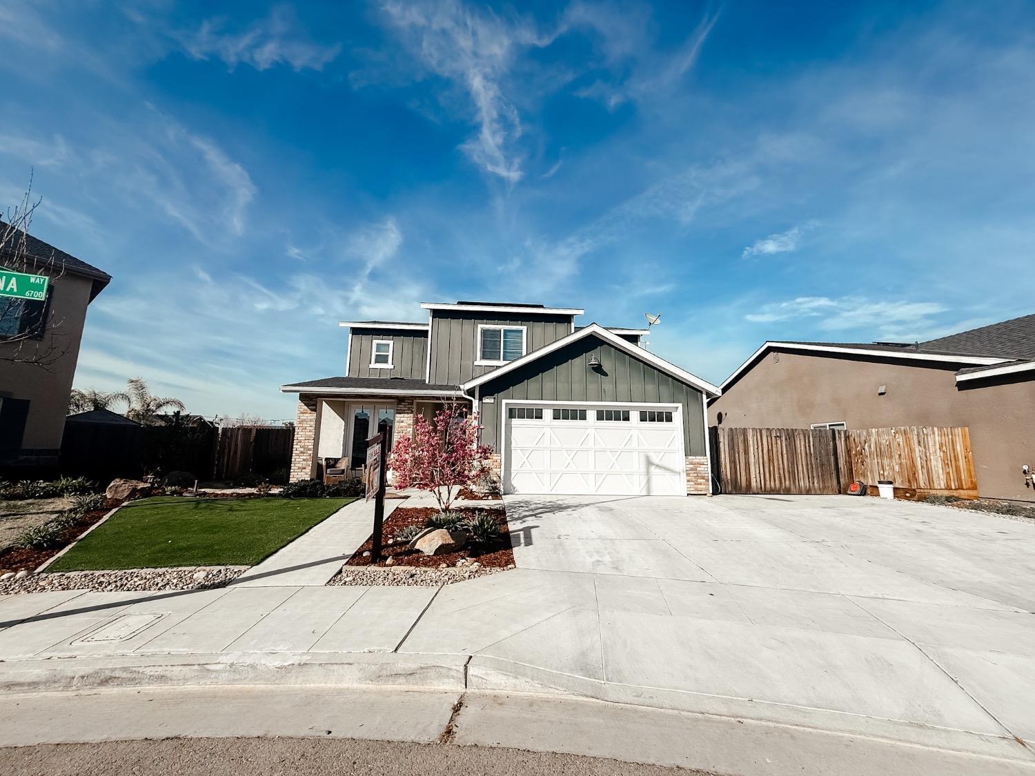 E Ramona Way, Fresno, CA 93727