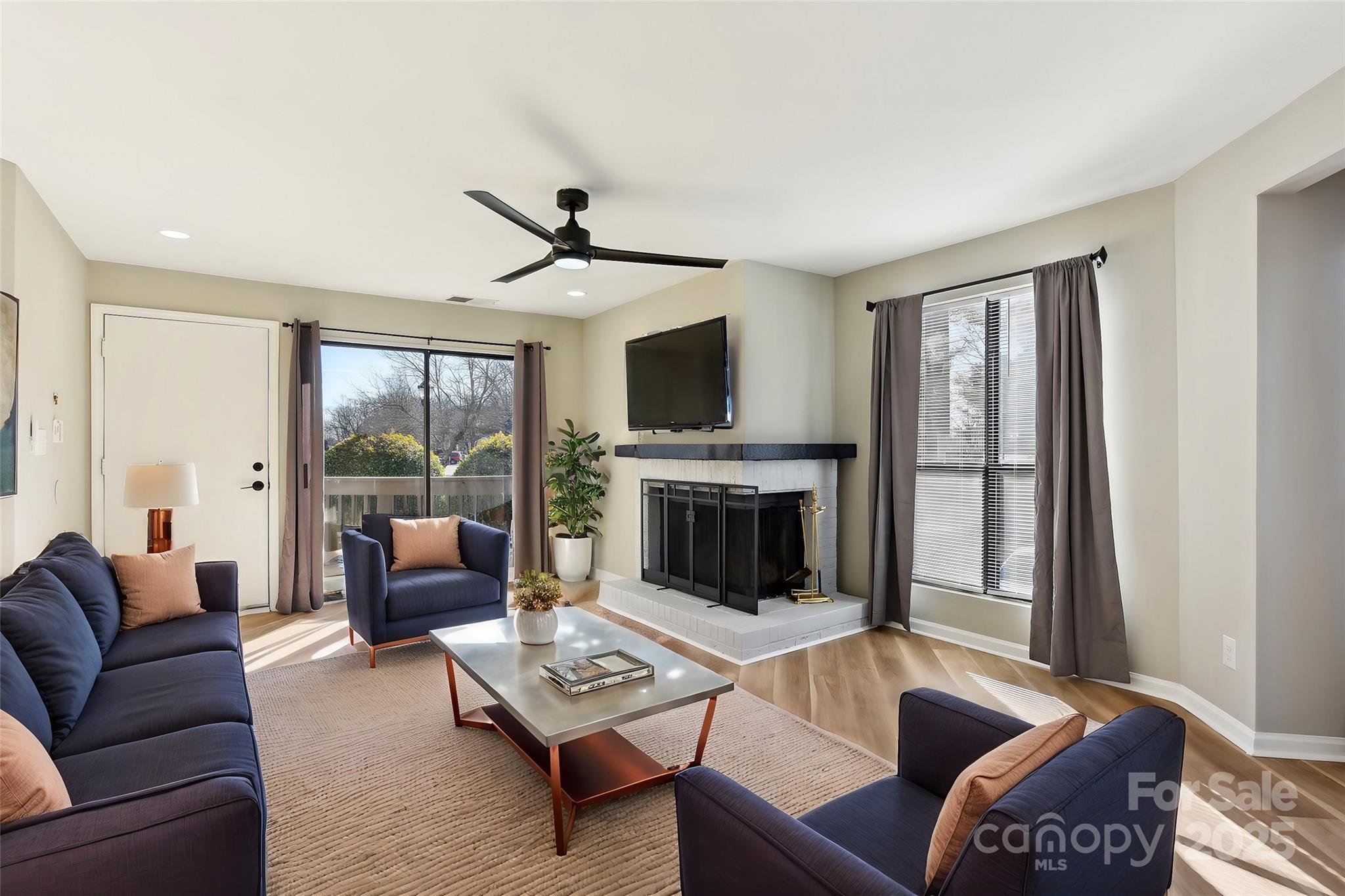 Cedar Glen Dr, Charlotte, NC 28212