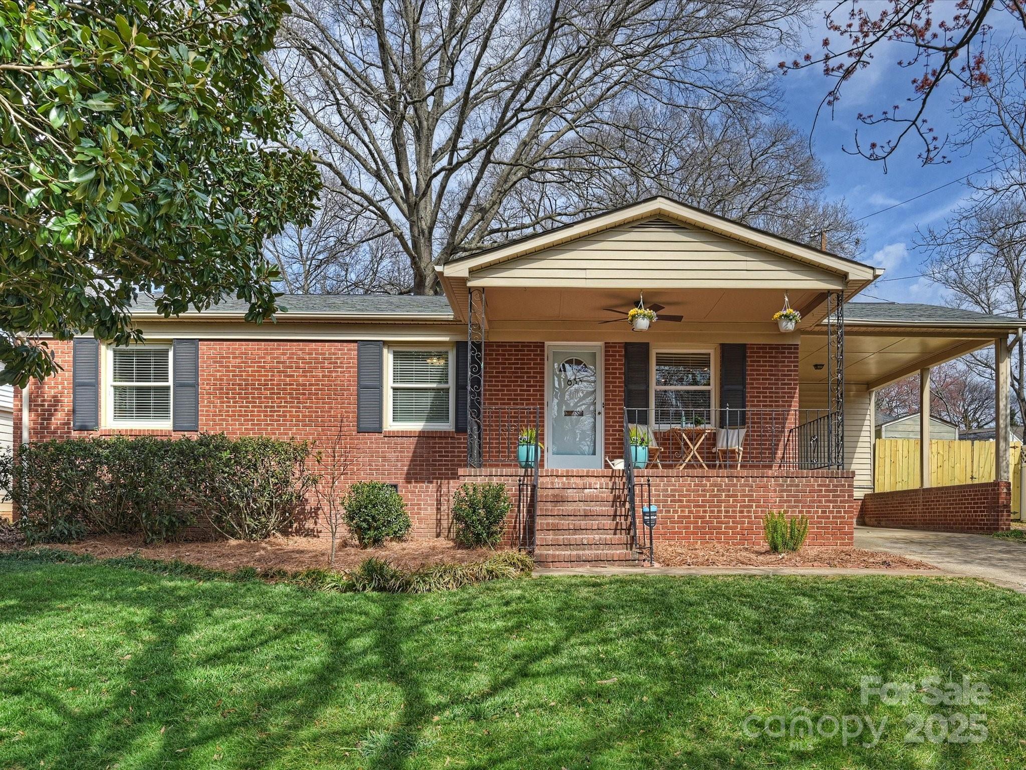 Montford Dr, Charlotte, NC 28209