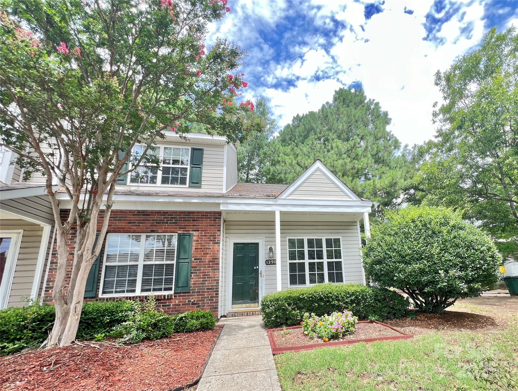 Sickles Dr, Charlotte, NC 28273