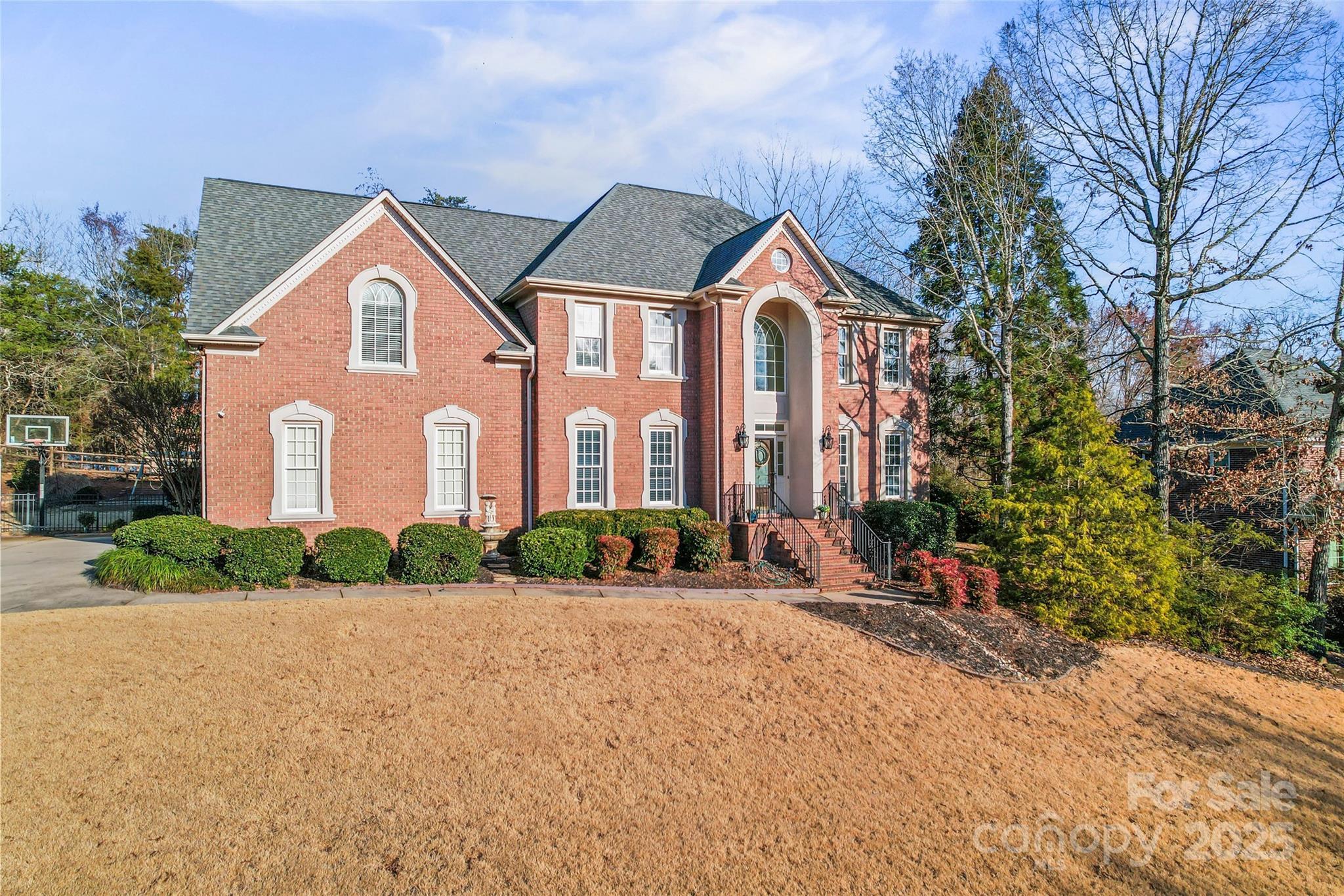 Snow Dr, Harrisburg, NC 28075