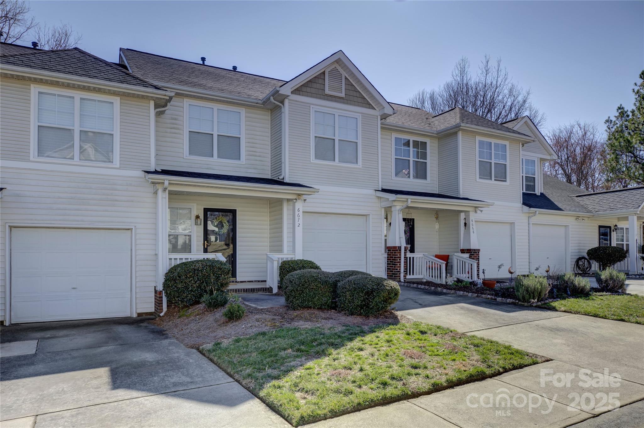 Vlosi Dr, Charlotte, NC 28226