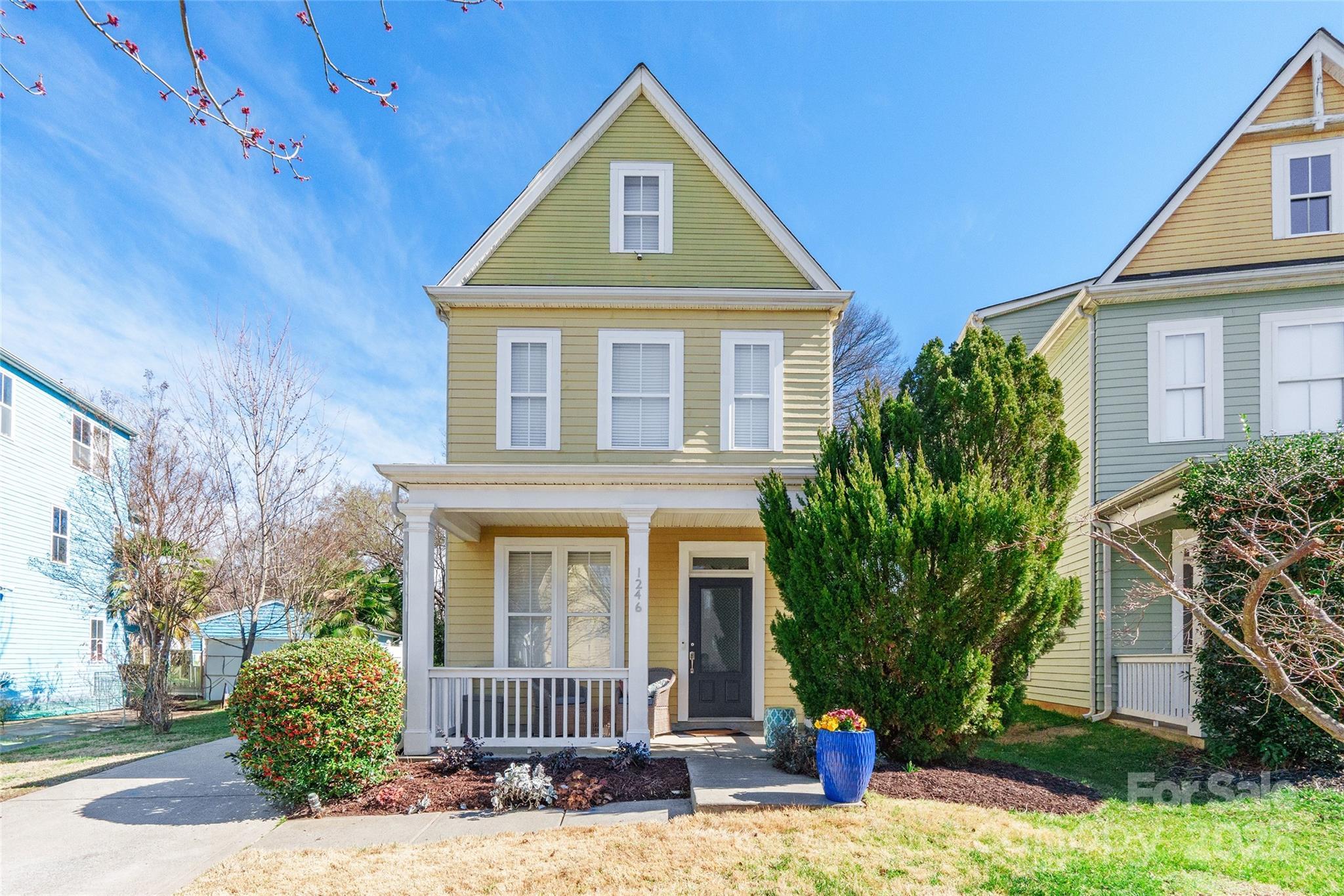 Rising Oak Dr, Charlotte, NC 28206