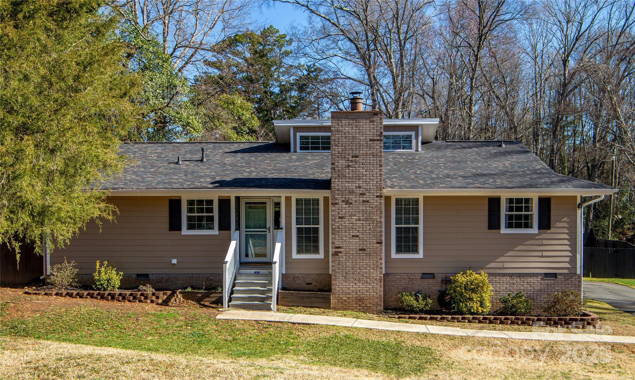 Starkwood Dr, Charlotte, NC 28212
