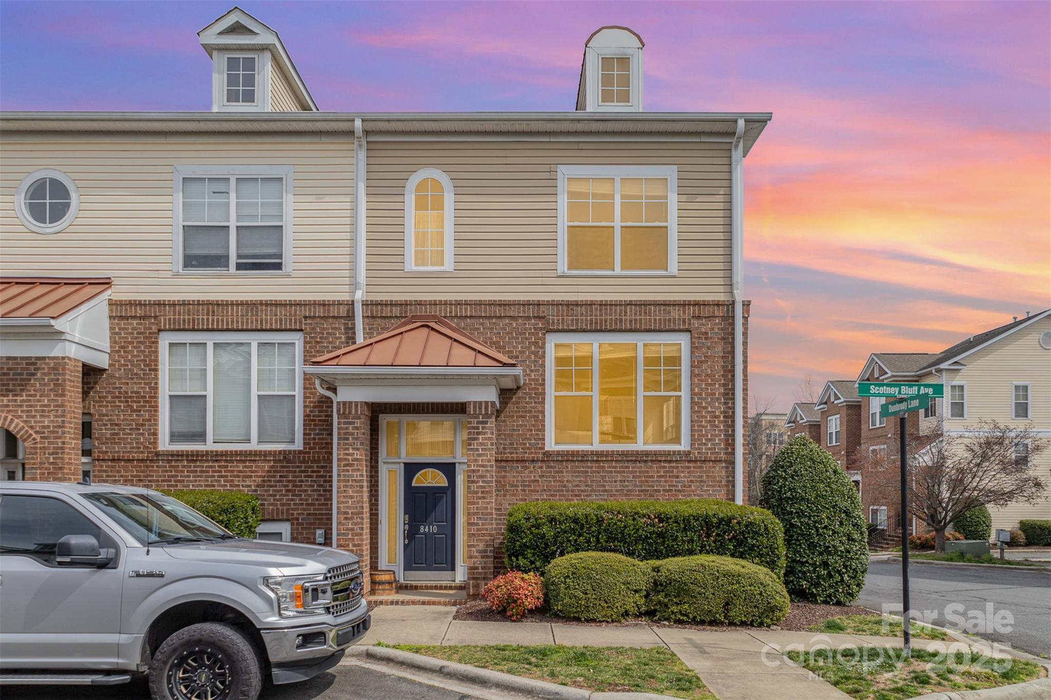 Scotney Bluff Ave, Charlotte, NC 28273