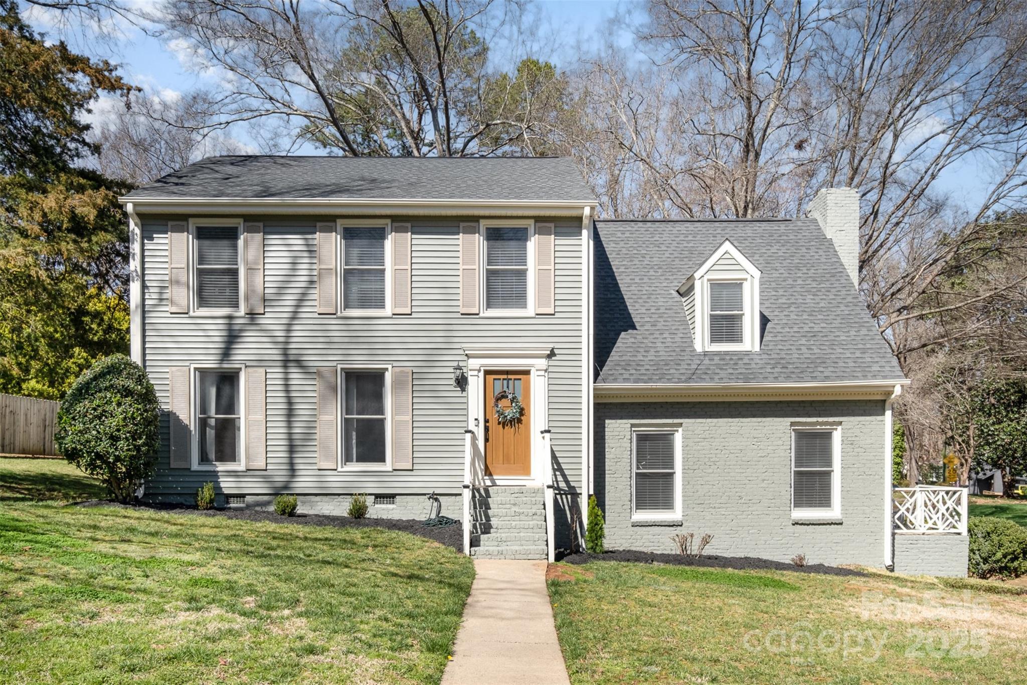 Crooked Oak Ln, Charlotte, NC 28226