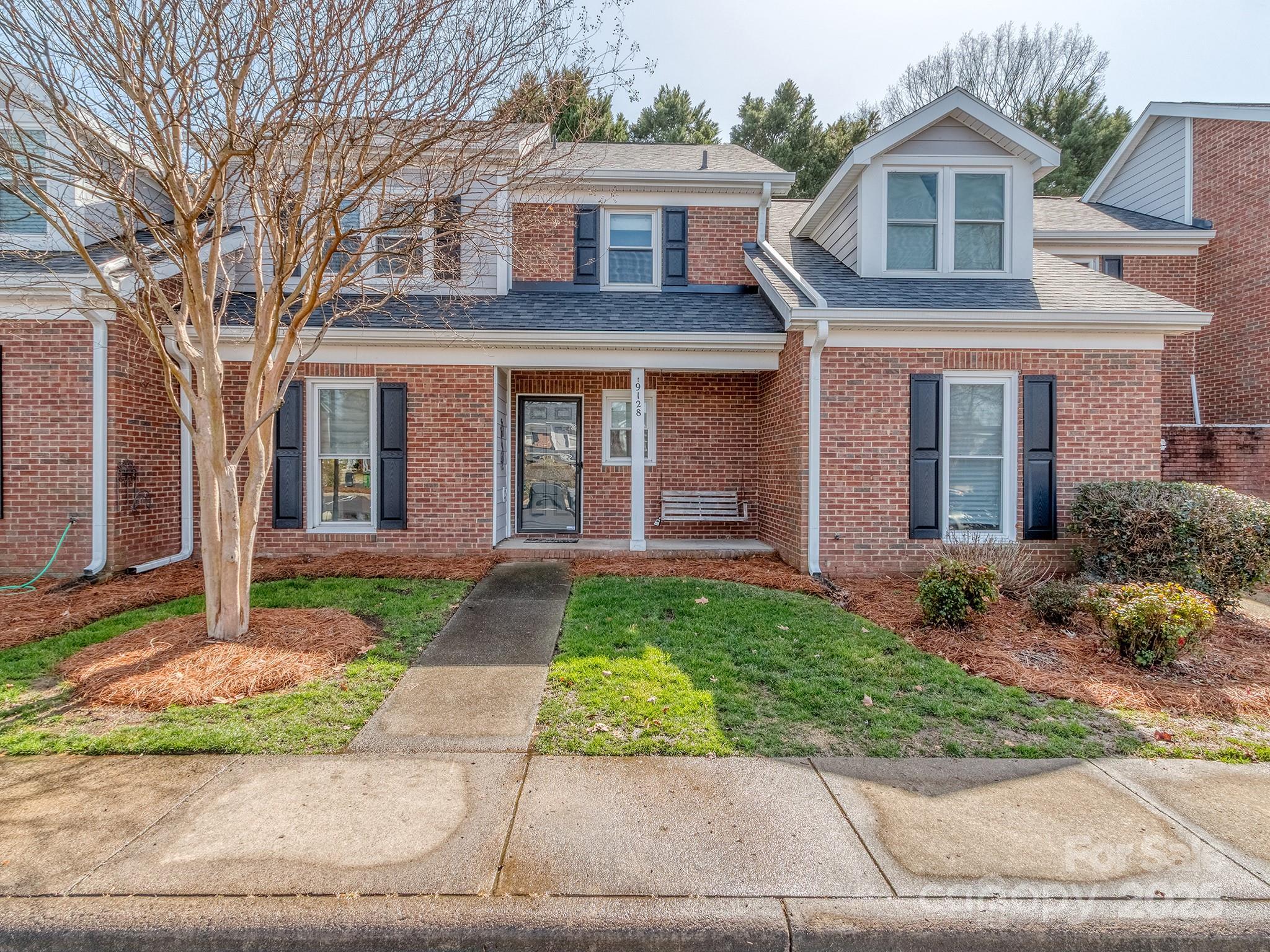Kings Canyon Dr, Charlotte, NC 28210