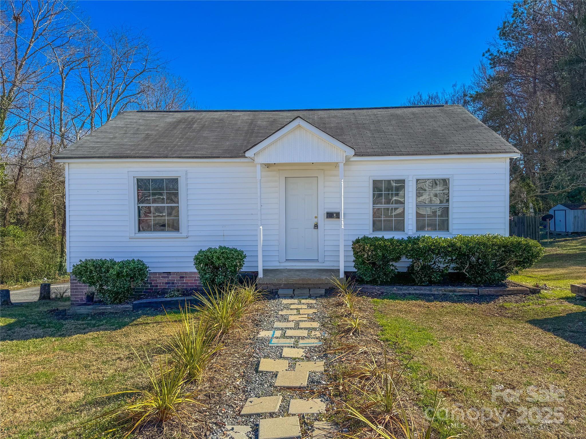 Alexander St, Lincolnton, NC 28092