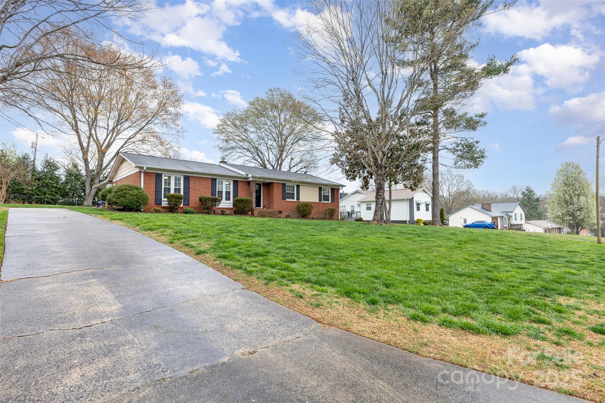 Tait St, Lincolnton, NC 28092