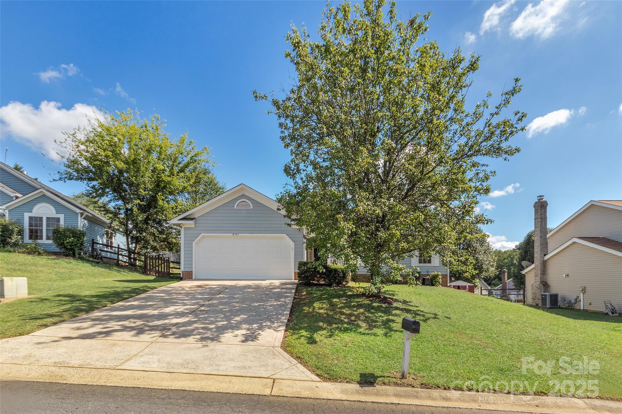 Lanark Ct, Charlotte, NC 28217