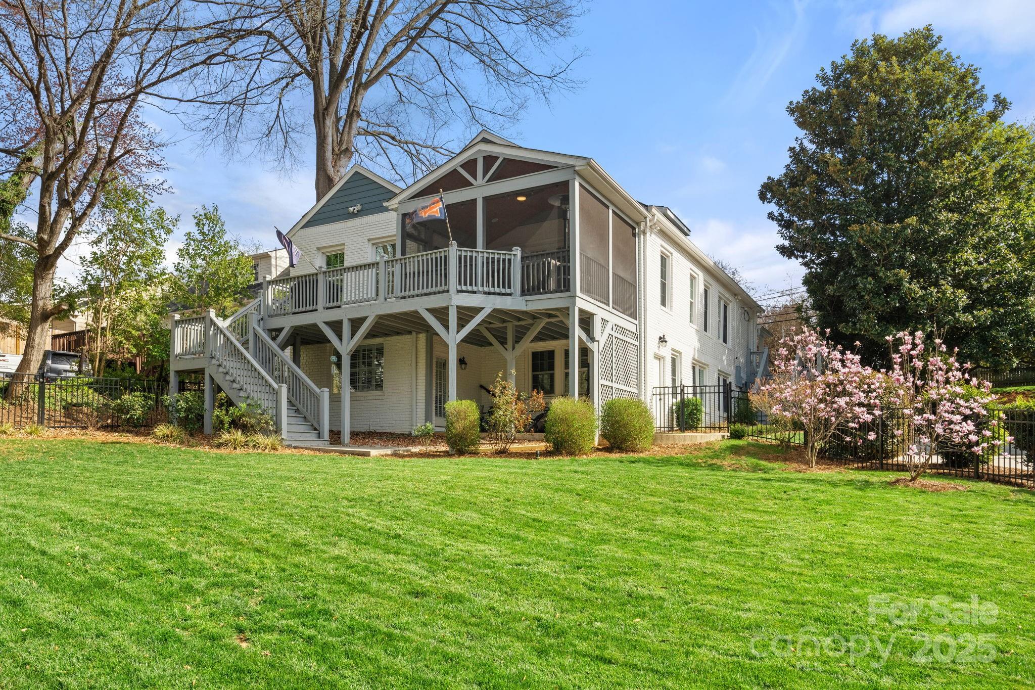 Lockland Ave, Winston Salem, NC 27103