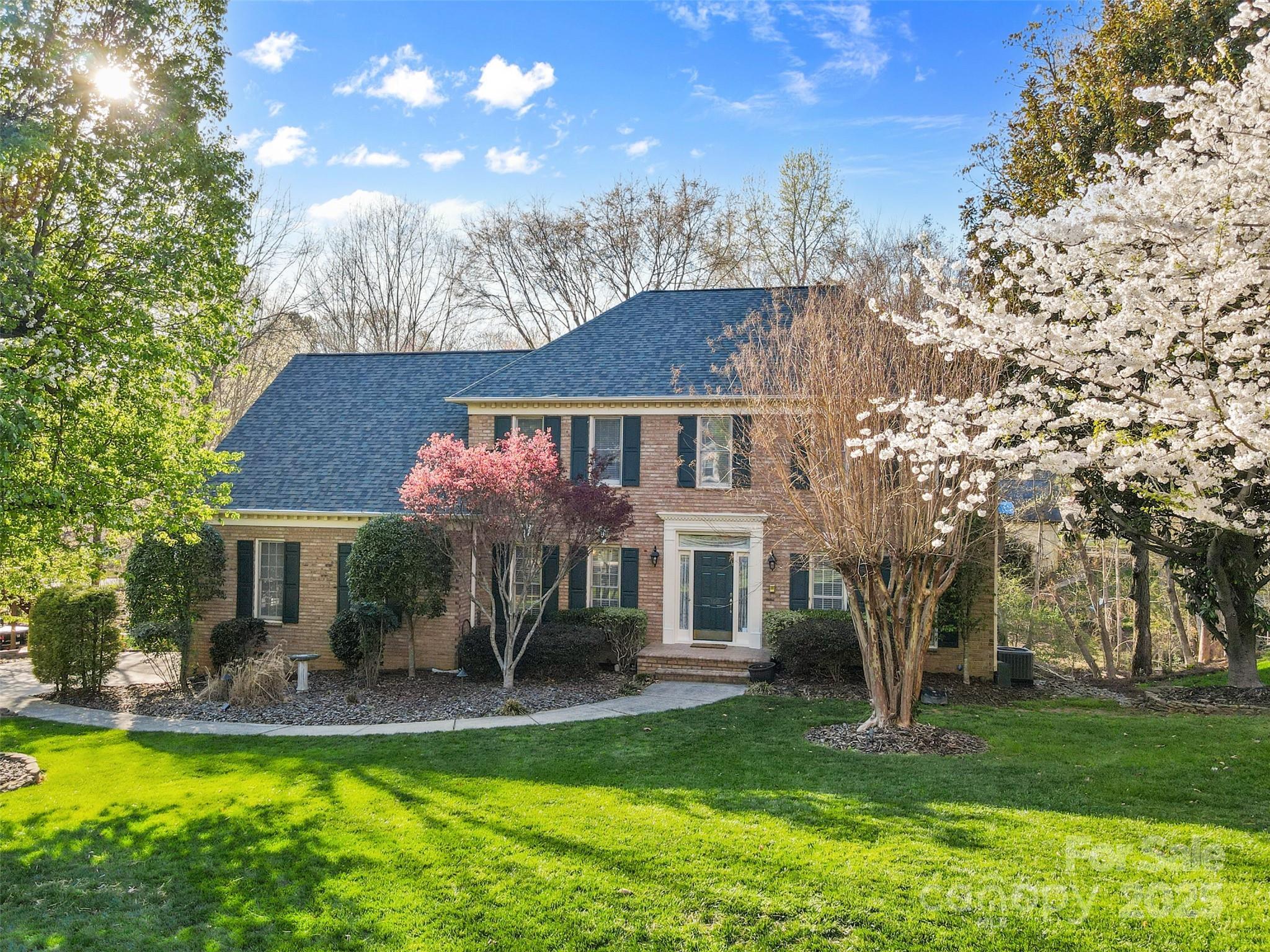 Silchester Ln, Charlotte, NC 28215