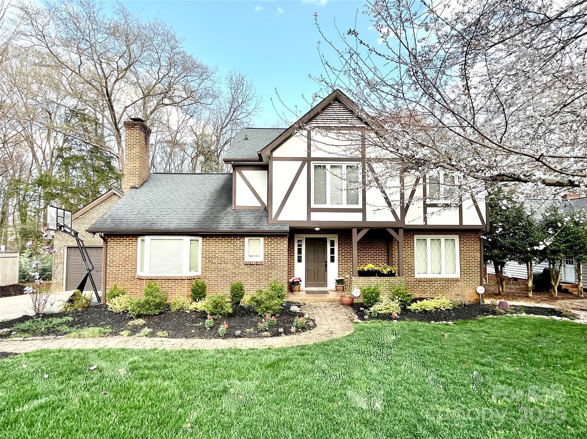 Camilla Dr, Charlotte, NC 28226