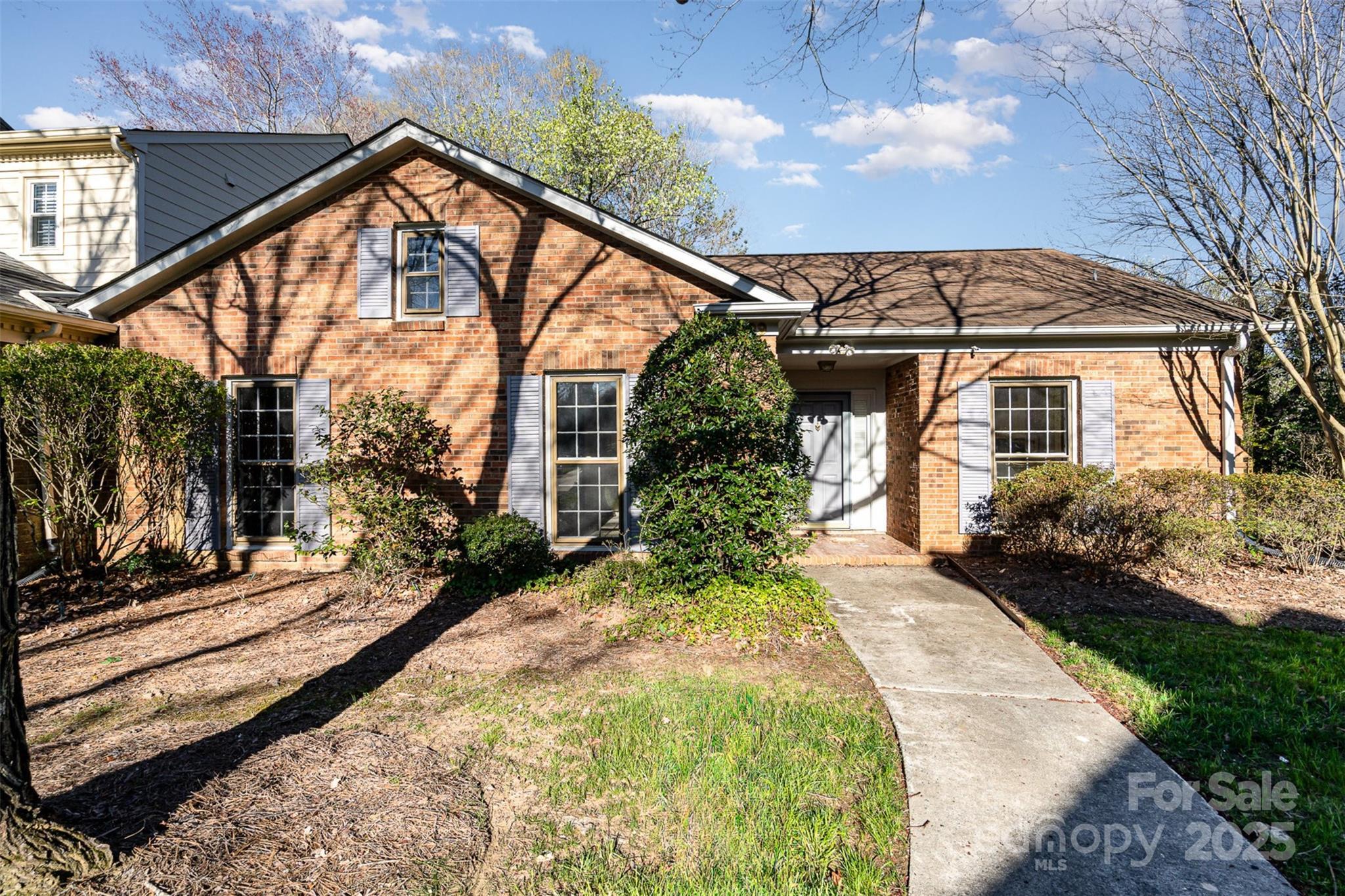 Woodglen Ln, Charlotte, NC 28226