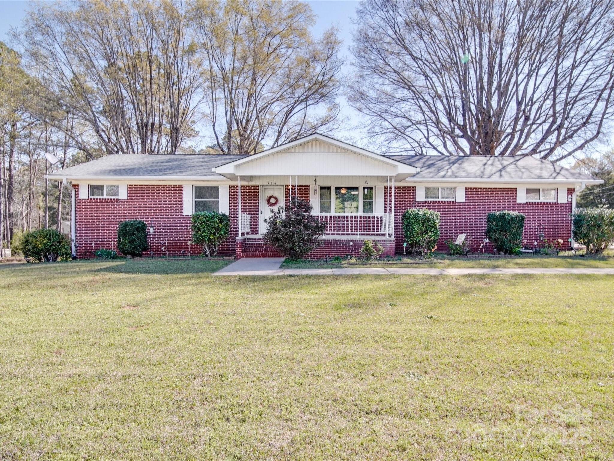 Lakeview Dr, Wadesboro, NC 28170