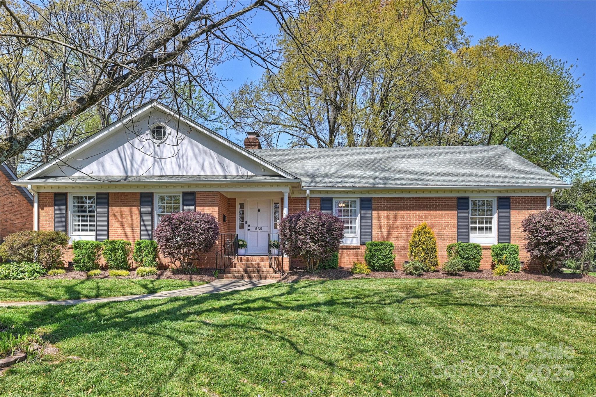Sandridge Rd, Charlotte, NC 28210